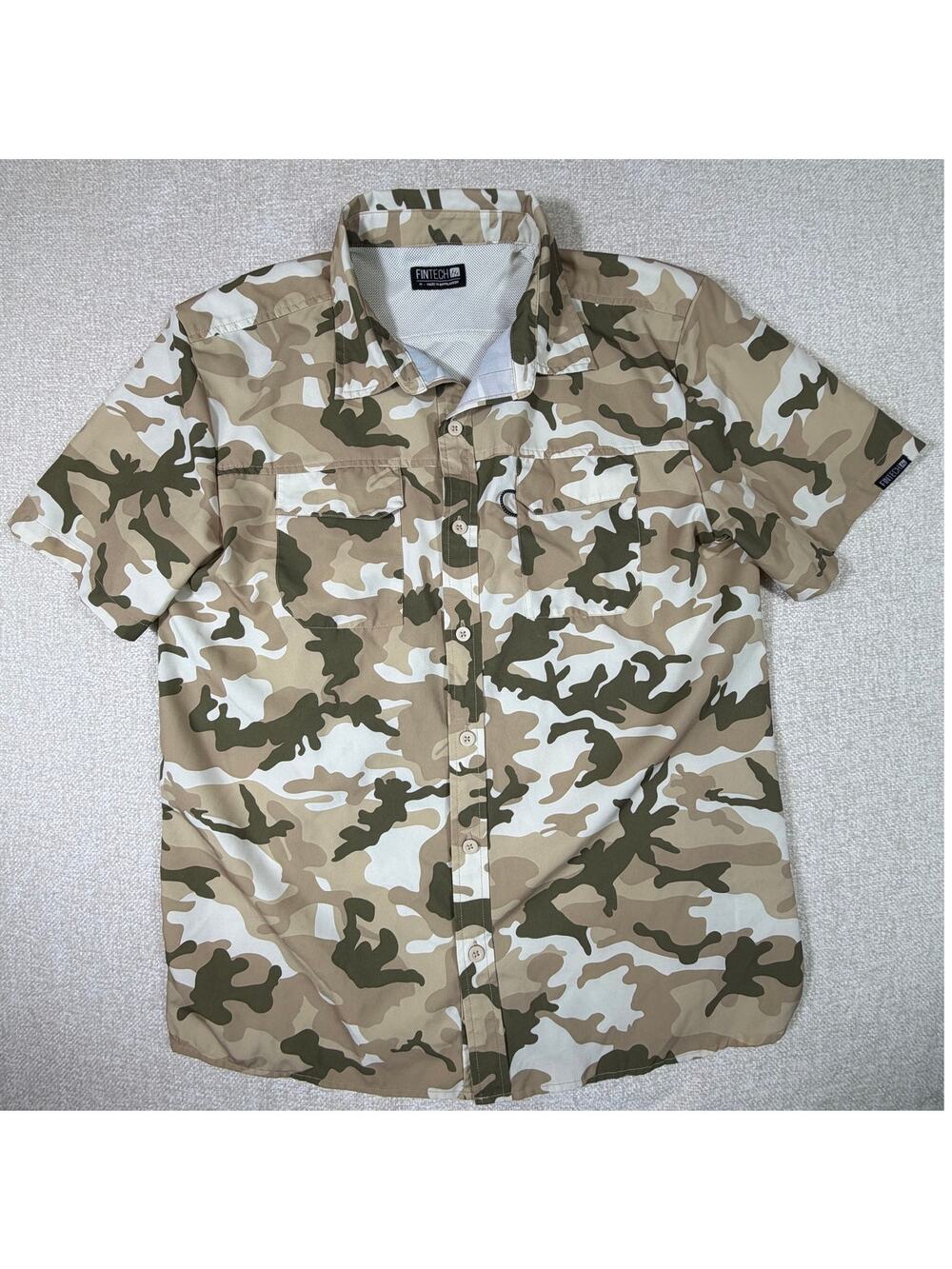 Fintech Men's Medium Tan Camo Vented Short Sleeve Button Front Fishing Shirt